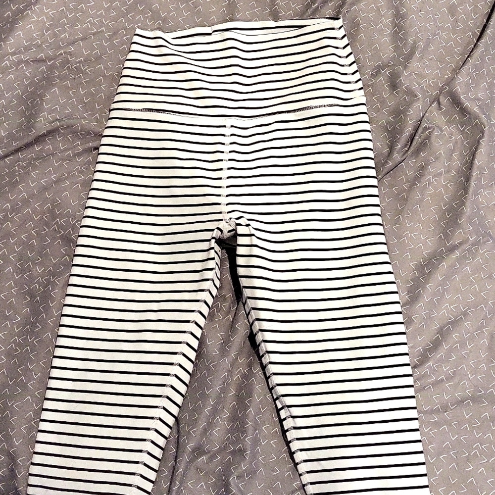 Athletic leggings